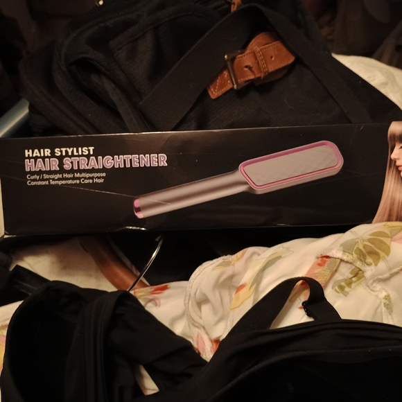 Ceramic Hair Straightener - Picture 3 of 5